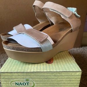 NAOT Miracle Wedge comfort leather sandal size 39 khaki  blue adjustable straps